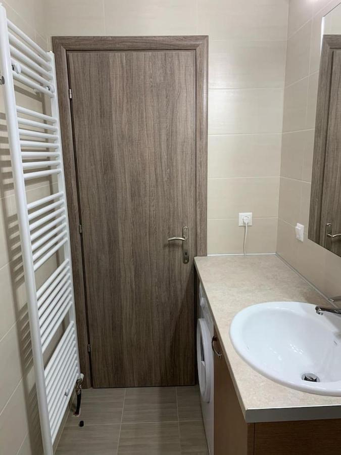 Renovated Apartment In The Center Of Larisa Екстериор снимка